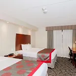 Ramada By Wyndham Niagara Falls By The River