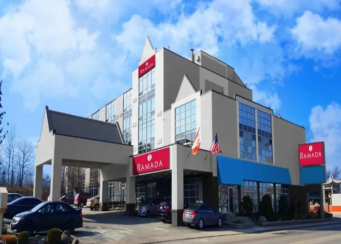 Ramada By Wyndham Niagara Falls By The River