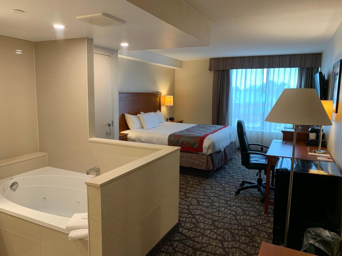 Ramada By Wyndham By The River Hotel Niagara Falls