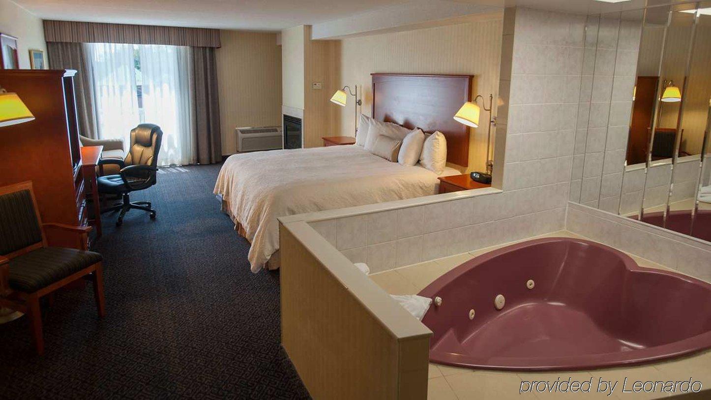 Hotel Ramada By Wyndham By The River Niagara Falls