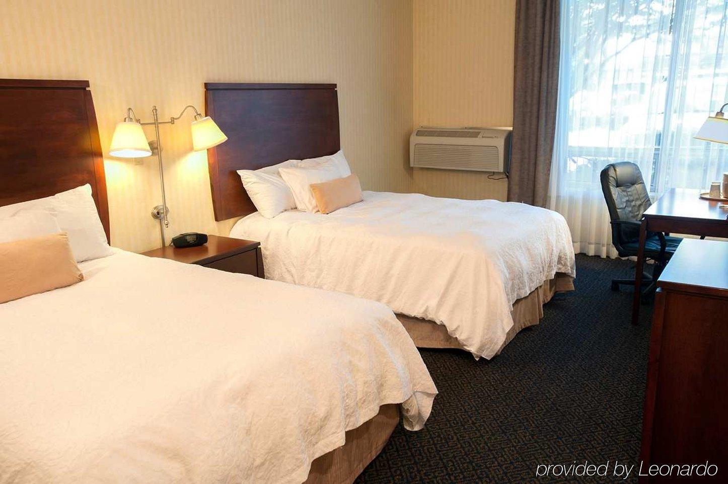 Hotel Ramada By Wyndham By The River Niagara Falls