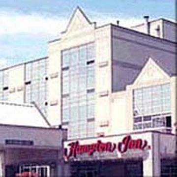 Hotel Ramada By Wyndham By The River