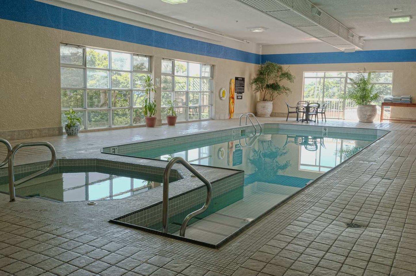 Ramada By Wyndham By The River Hotel 3*