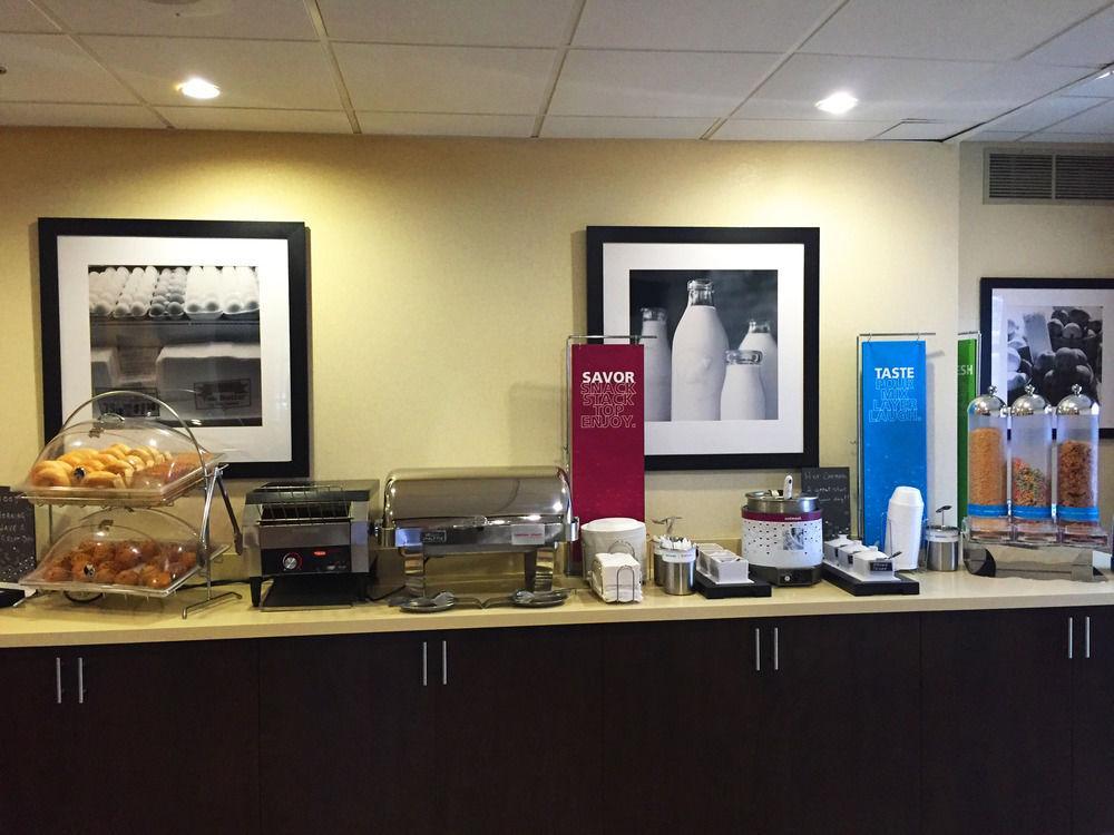 Hotel Ramada By Wyndham By The River 3*