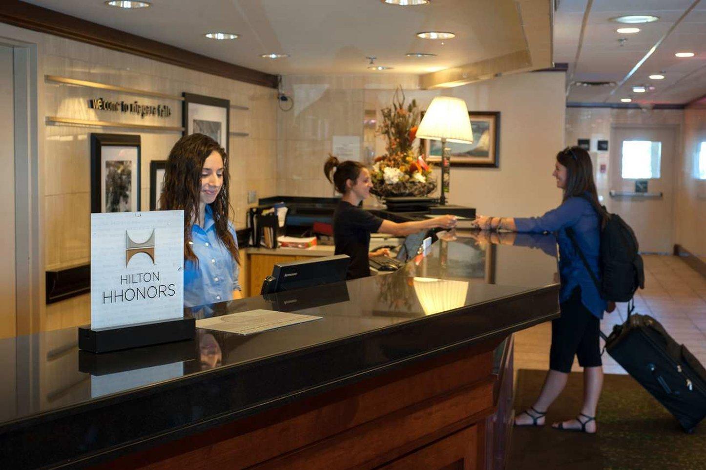 Hotel Ramada By Wyndham By The River 3*