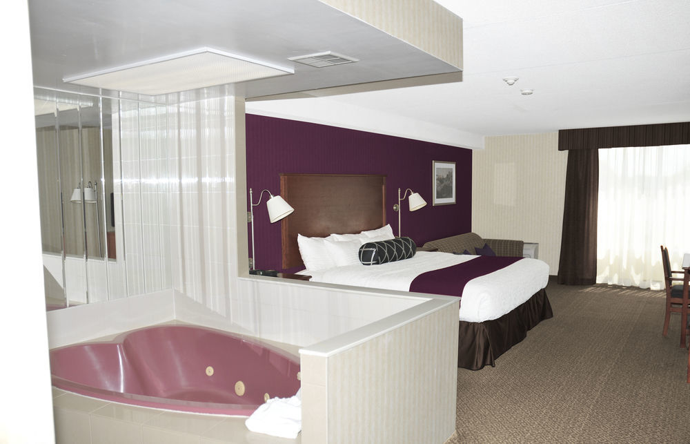 Ramada By Wyndham By The River Hotel Niagara Falls