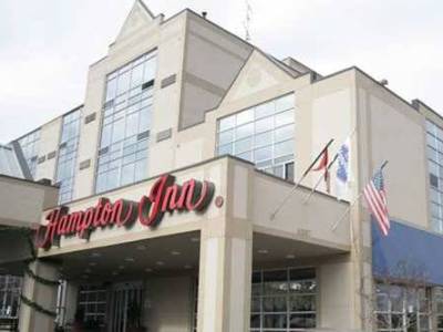 Hotel Ramada By Wyndham By The River Niagara Falls